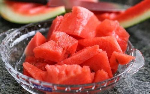 外卖吃瓜视频怎么做,趣味与争议并存的现象解析