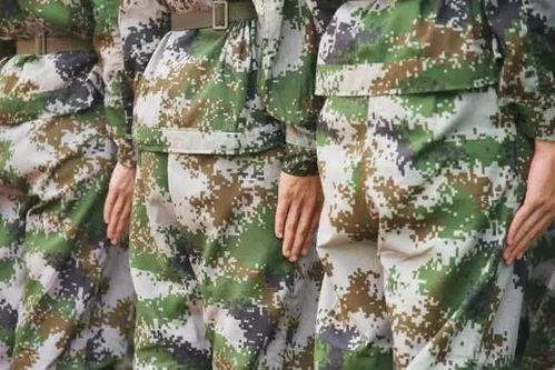 军训大二吃瓜视频,揭秘军营里的欢乐时光