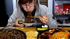 吃西瓜皮的女瓜王视频,西瓜皮美食大揭秘